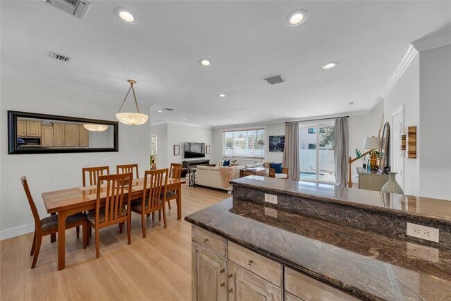 Building Photo - 4601 Bougainvilla Dr