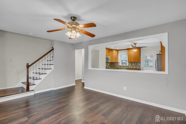 Building Photo - 58 Rose St