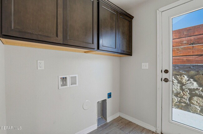 Building Photo - 717 HC Gilbert Minjares Dr