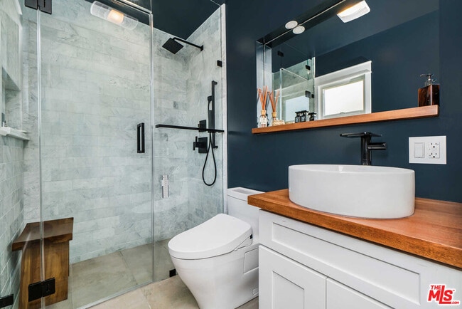 Building Photo - 326 4th Ave