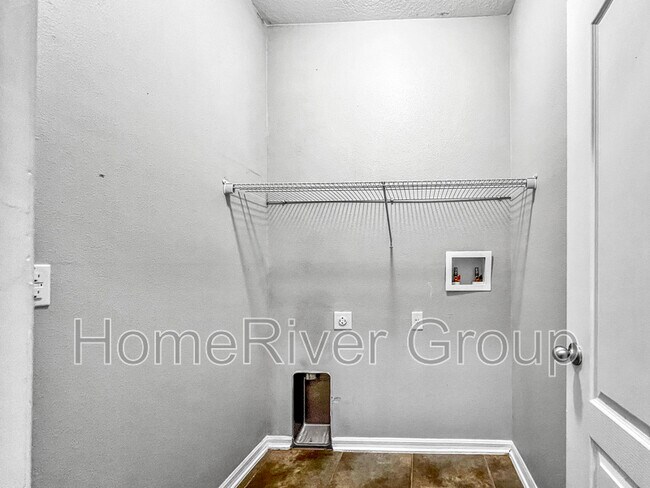 Building Photo - 2830 Moonstone Bend