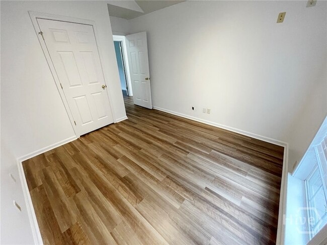 Building Photo - 128 Cormorant Way