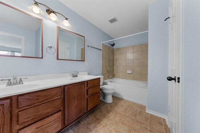 Building Photo - 7327 Pusch Ridge Loop