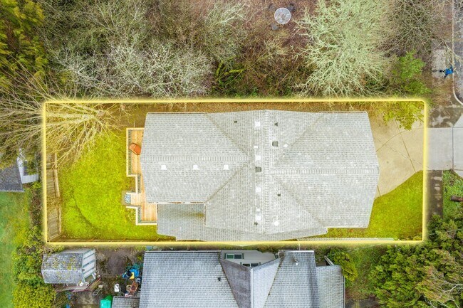 Building Photo - Eastside Olympia 3BD
