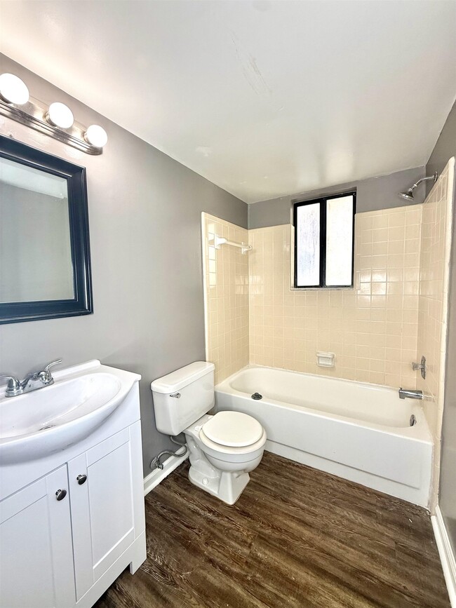 Building Photo - 1928 Nicklaus Ct