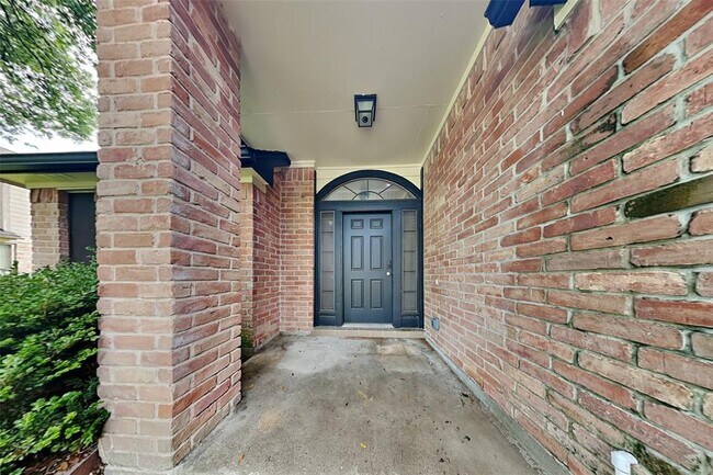 Building Photo - 9903 Jockey Club Dr