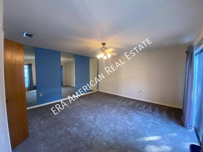 Building Photo - 925 Holbrook Cir