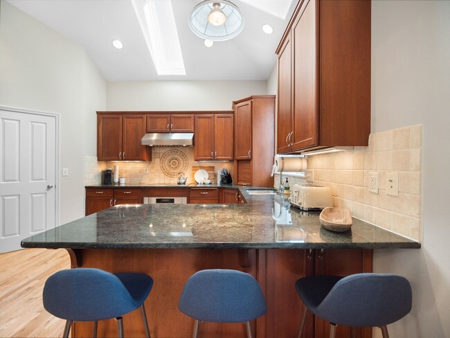 Building Photo - Dream Home At Shelley Lake