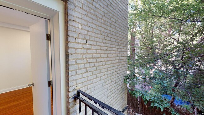 Building Photo - 123 Sutherland Rd