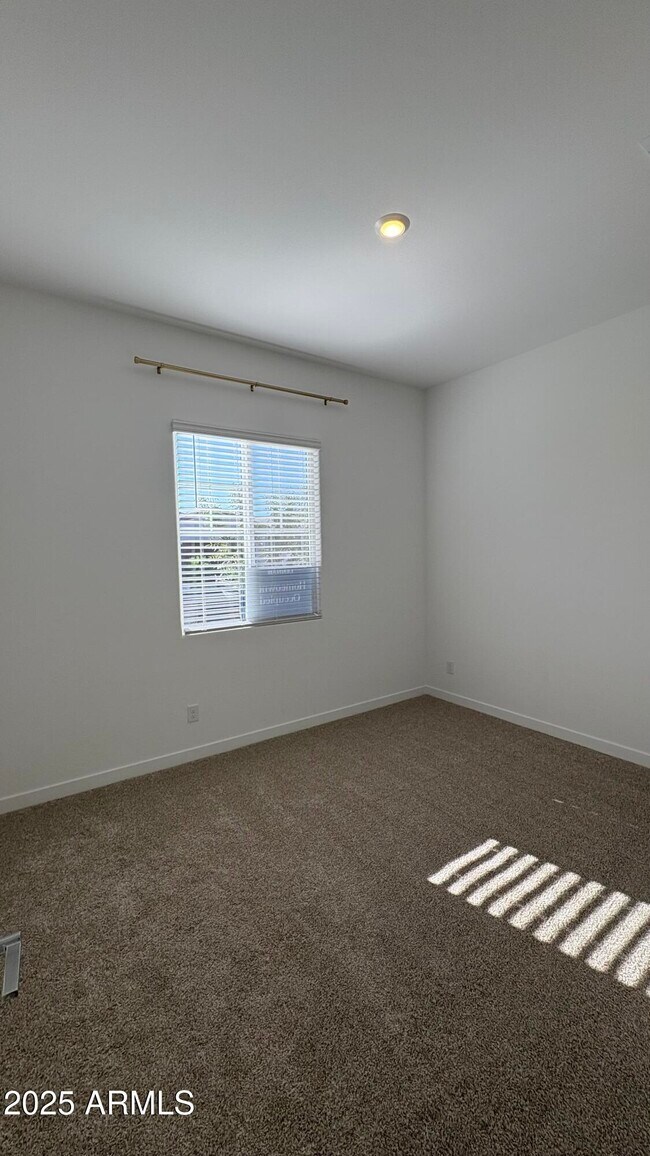 Building Photo - 3240 W Peak View Rd