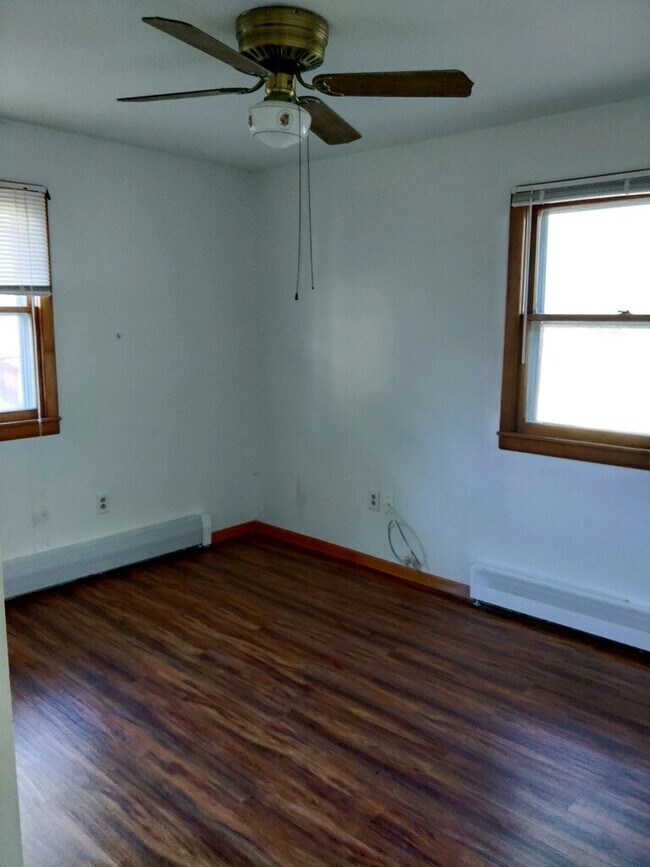 Building Photo - 208-210 Miami St