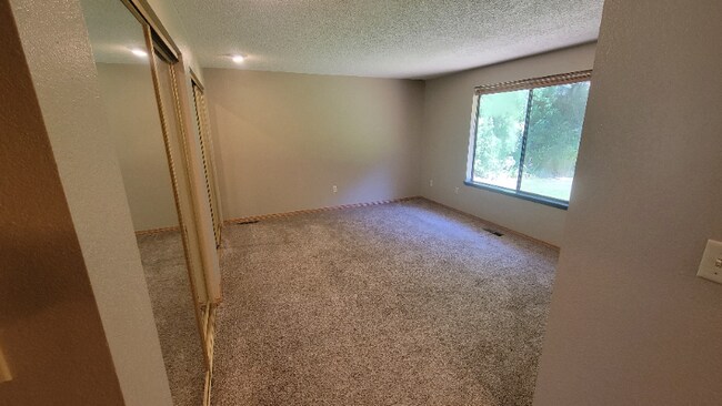 Building Photo - 181 Blossom Way