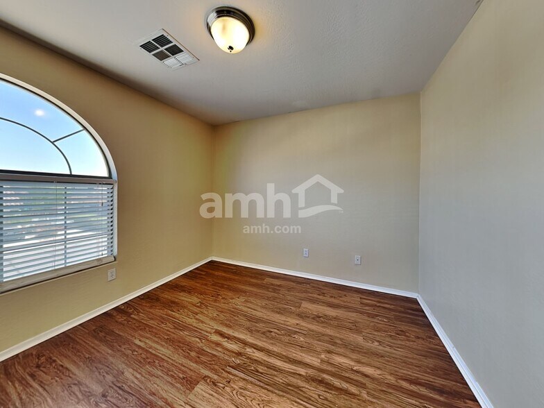 Building Photo - 4817 W Pedro Ln