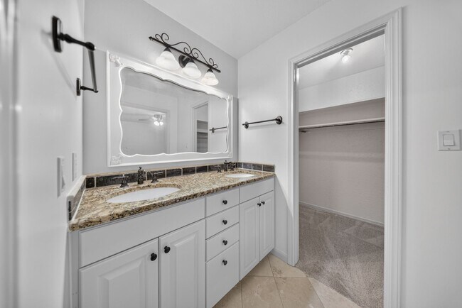 Building Photo - 5715 E 64th St