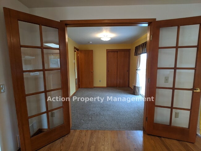 Building Photo - 2 bed + 1 office, 2 bathrooms, in Sequim