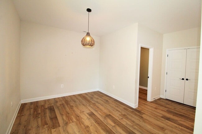 Building Photo - 2866 Belgian Dr