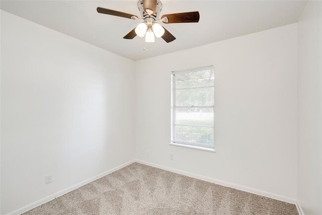 Building Photo - 809 Neans Dr