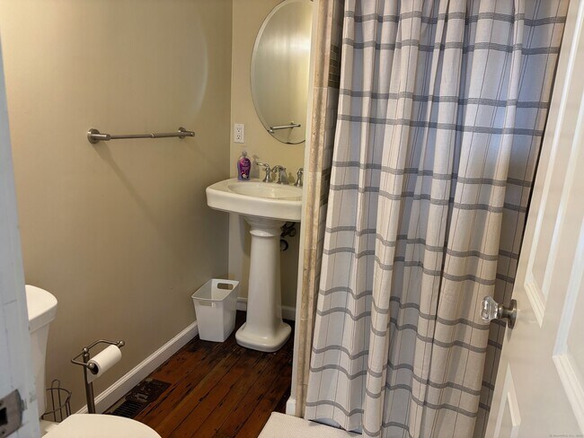 Building Photo - 799 Rowland Rd