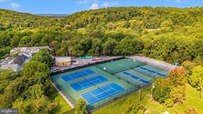 Building Photo - 6976 Meadowpoint Terrace