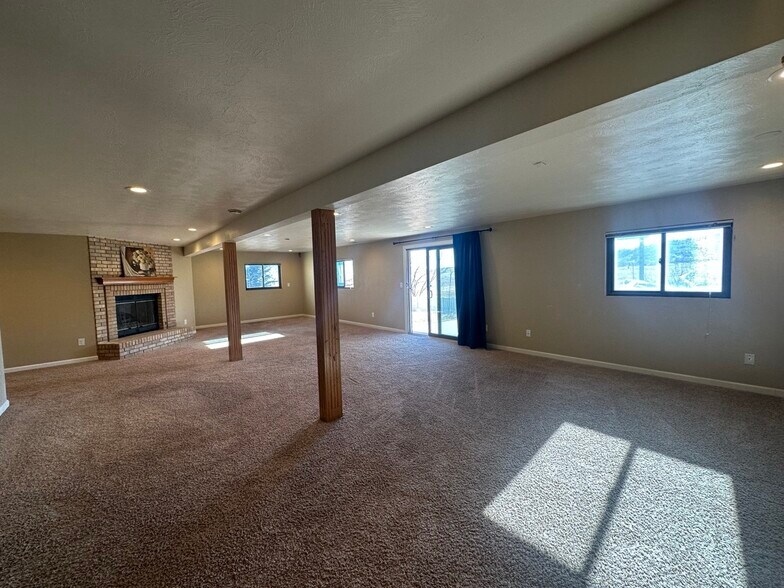 Building Photo - 6515 Last Light Ct