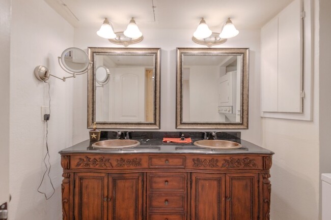 Building Photo - Nice and roomy one bedroom, First floor fl...