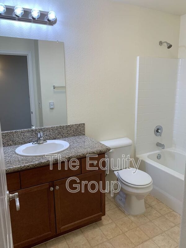 Building Photo - 2111 Bella Oaks Dr