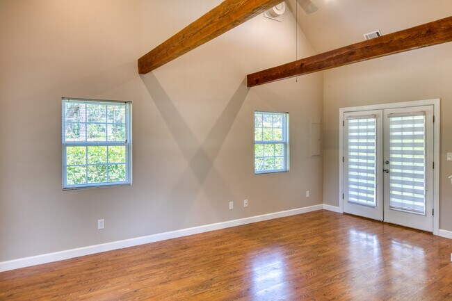 Building Photo - 9 Morningside Dr