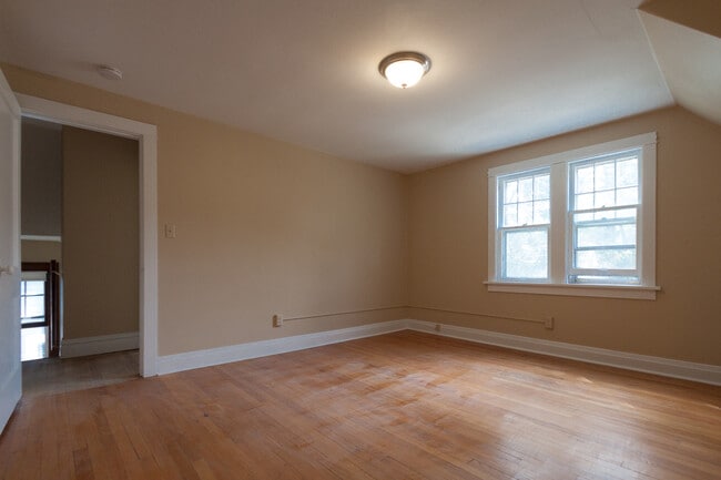 Building Photo - 2642 Kendall Avenue