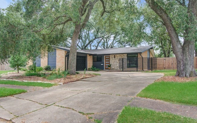 Building Photo - 12214 Braewick Dr