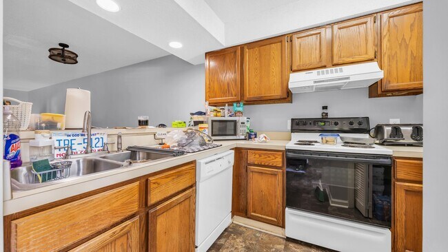 Building Photo - 414 Garden Dr