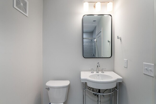 Building Photo - 468-470 E. 2nd Ave