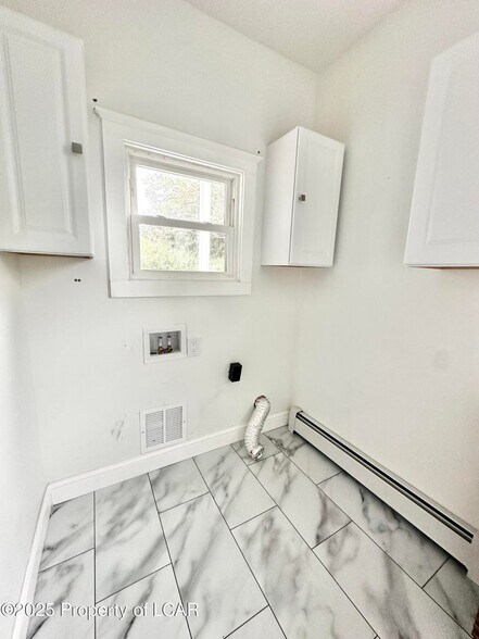 Building Photo - 44 Shoemaker St