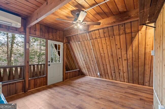 Building Photo - 290 Beaver Lodge Rd