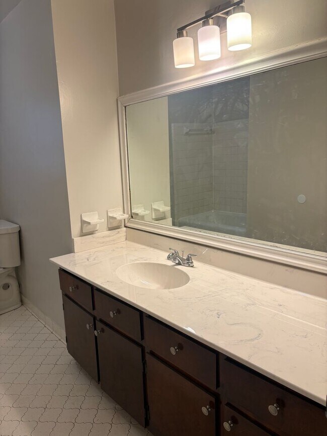 Building Photo - New For Rent!