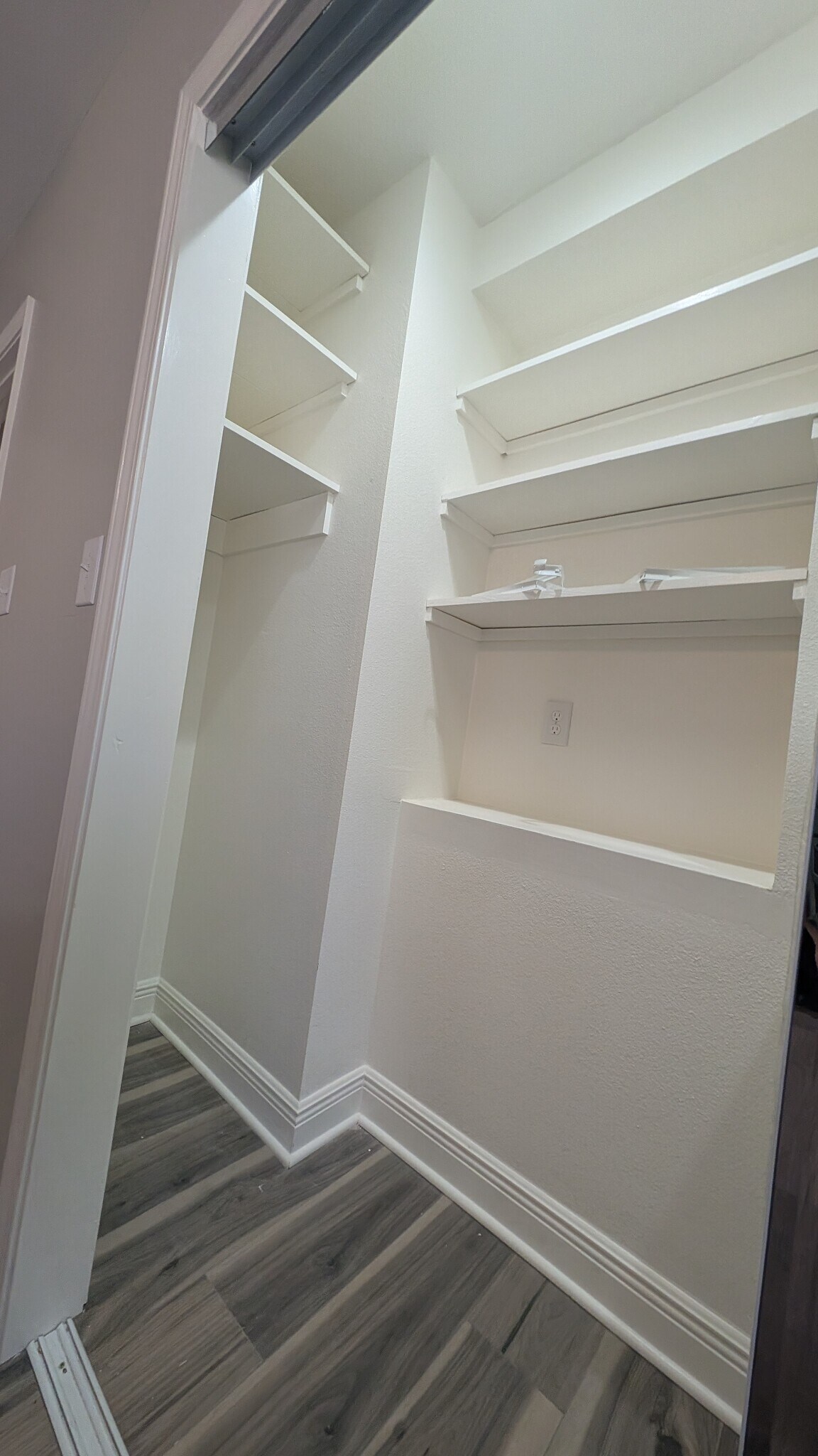 Building Photo - 240 Russell Ave