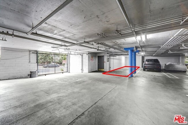 Building Photo - 1355 N Sierra Bonita Ave