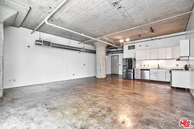 Building Photo - 1855 Industrial St