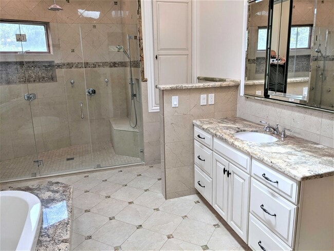 Building Photo - 2912 21st Ave