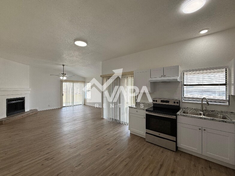 Building Photo - 8659 Serene Ridge Dr