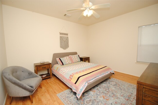 Building Photo - 6363 Provident Green Dr
