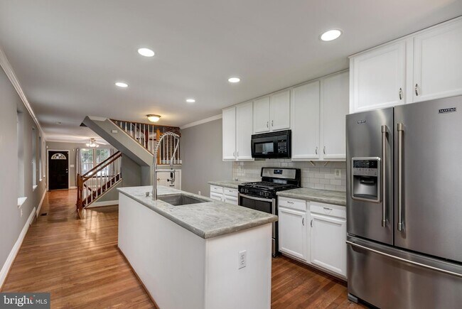 Building Photo - 130 N Collington Ave