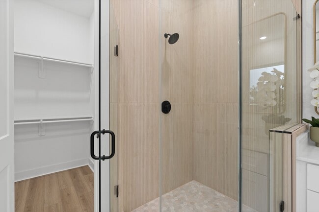 Building Photo - 717 Janisch Rd