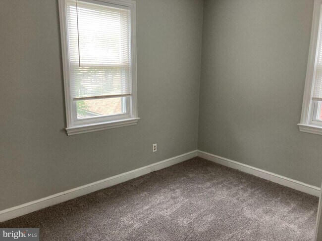 Building Photo - 254 WYOMING Ave