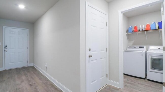 Building Photo - 10125 Willow Leaf Dr