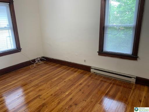 Building Photo - 1030 Center St