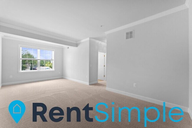 Building Photo - 15221 Royal Crest Dr