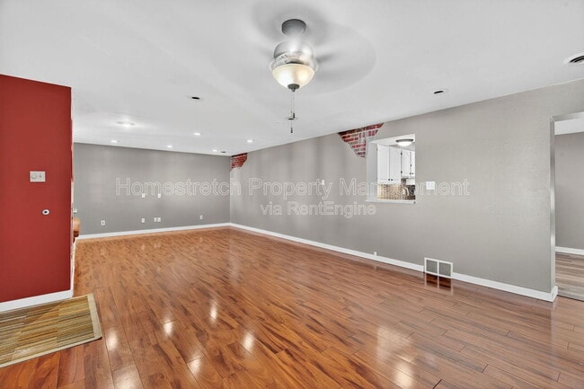 Building Photo - 1255 St Antoine St