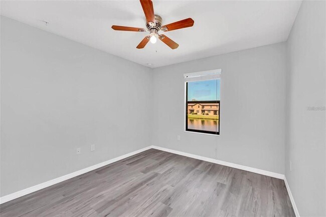 Building Photo - 2471 Seven Oaks Dr