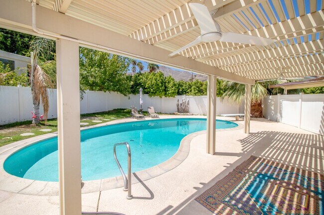 Building Photo - Spacious 2-Bedroom Home with Private Pool & Office In the Cove!