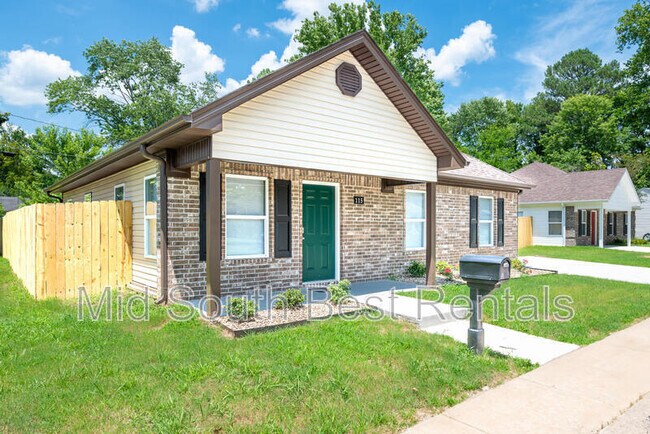 Building Photo - 115 Roosevelt Rd